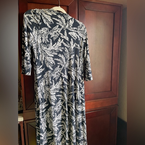 Cabi Black and White Floral Wrap Dress Medium - Picture 10 of 11